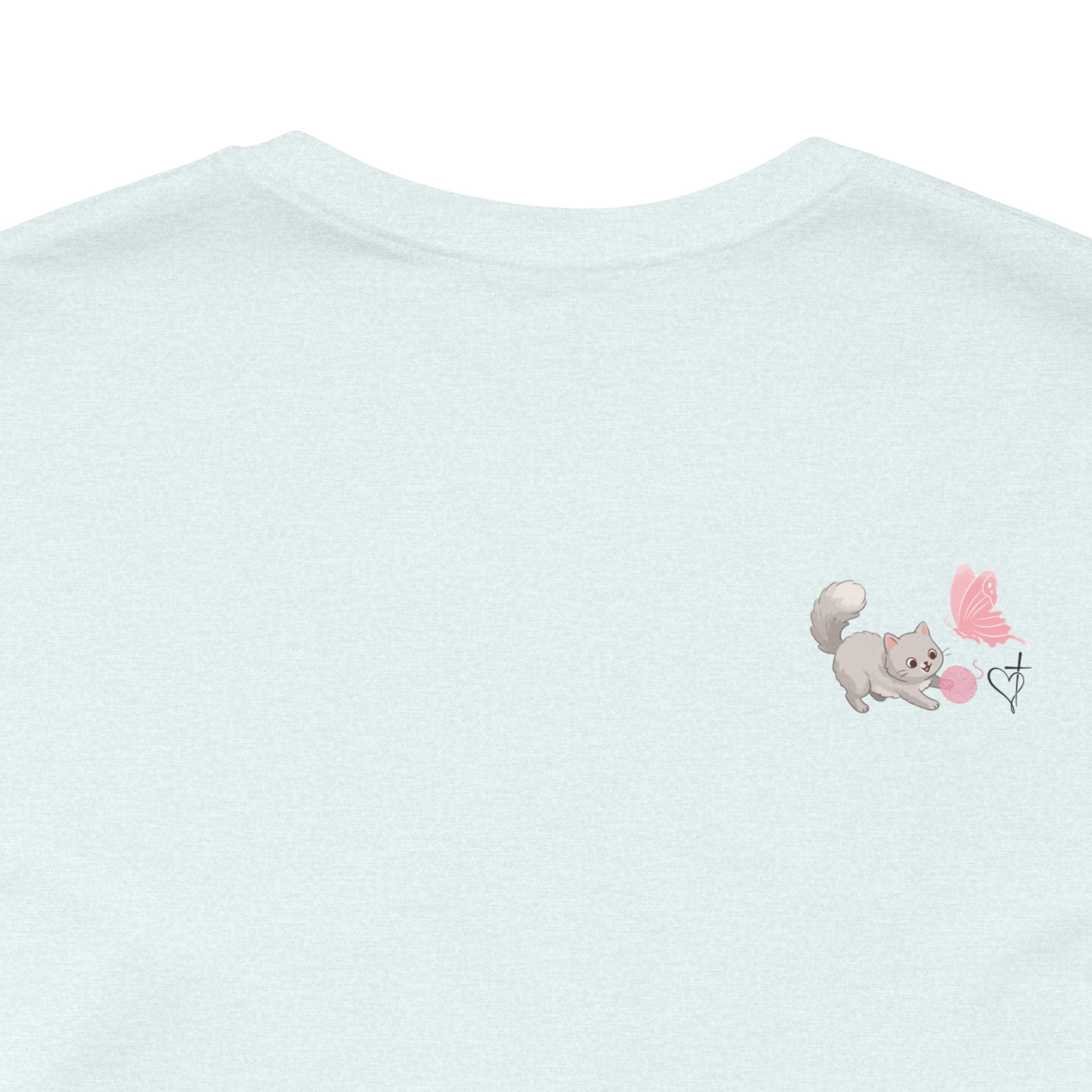 Cat Mom | Cute Kitten Heart T-Shirt – Cat Lover Gift – Plus Size Friendly Adult Female Mother's Day Gift