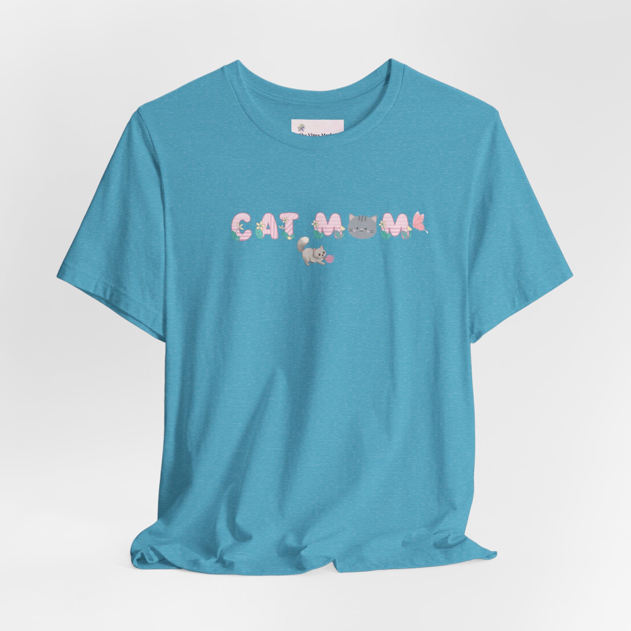 Cat Mom | Cute Kitten Heart T-Shirt – Cat Lover Gift – Plus Size Friendly Adult Female Mother's Day Gift