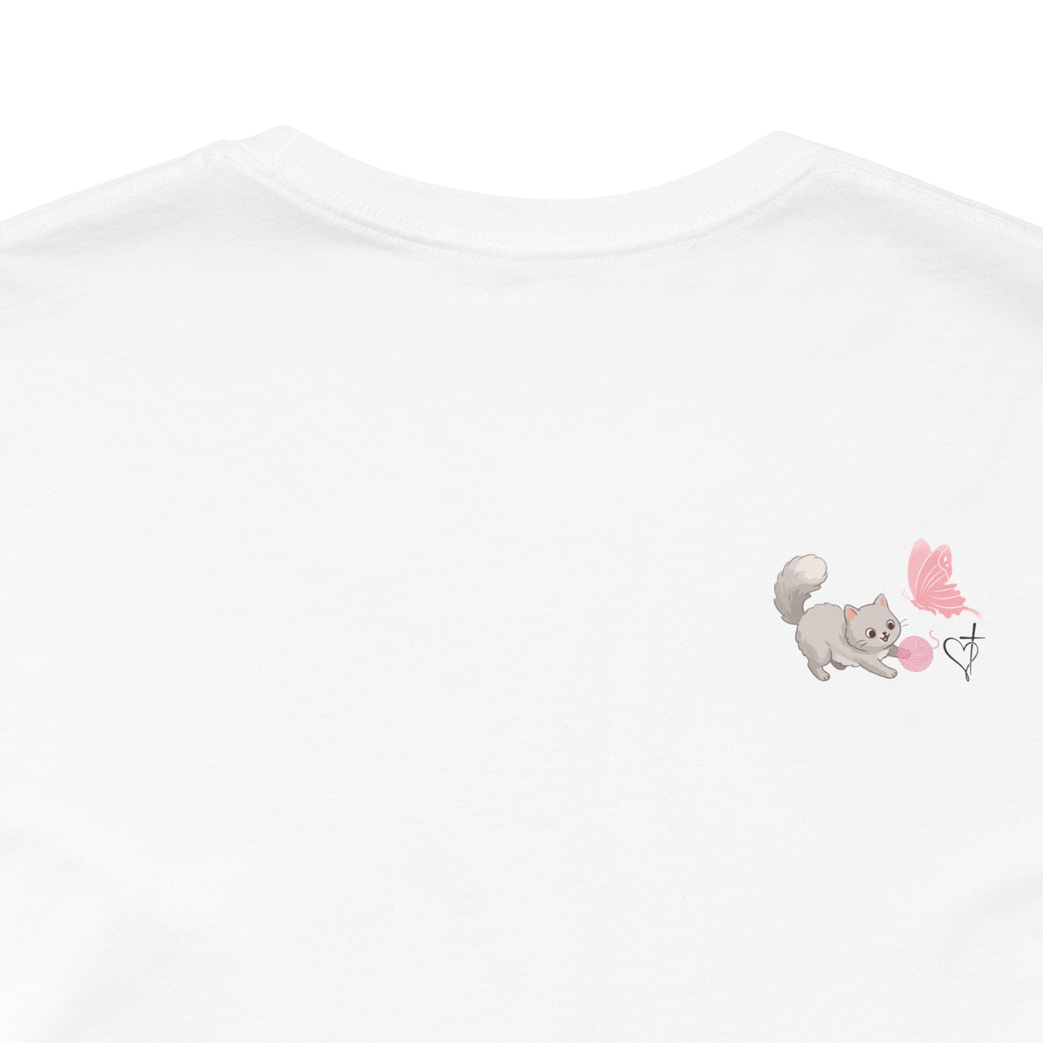 Cat Mom | Cute Kitten Heart T-Shirt – Cat Lover Gift – Plus Size Friendly Adult Female Mother's Day Gift
