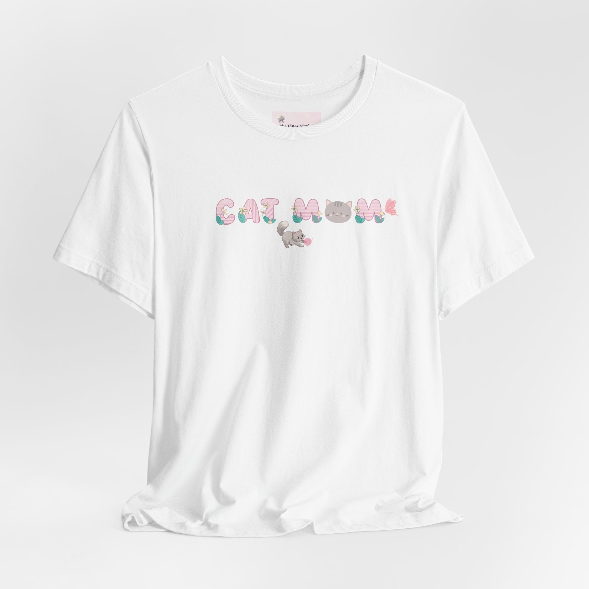 Cat Mom | Cute Kitten Heart T-Shirt – Cat Lover Gift – Plus Size Friendly Adult Female Mother's Day Gift