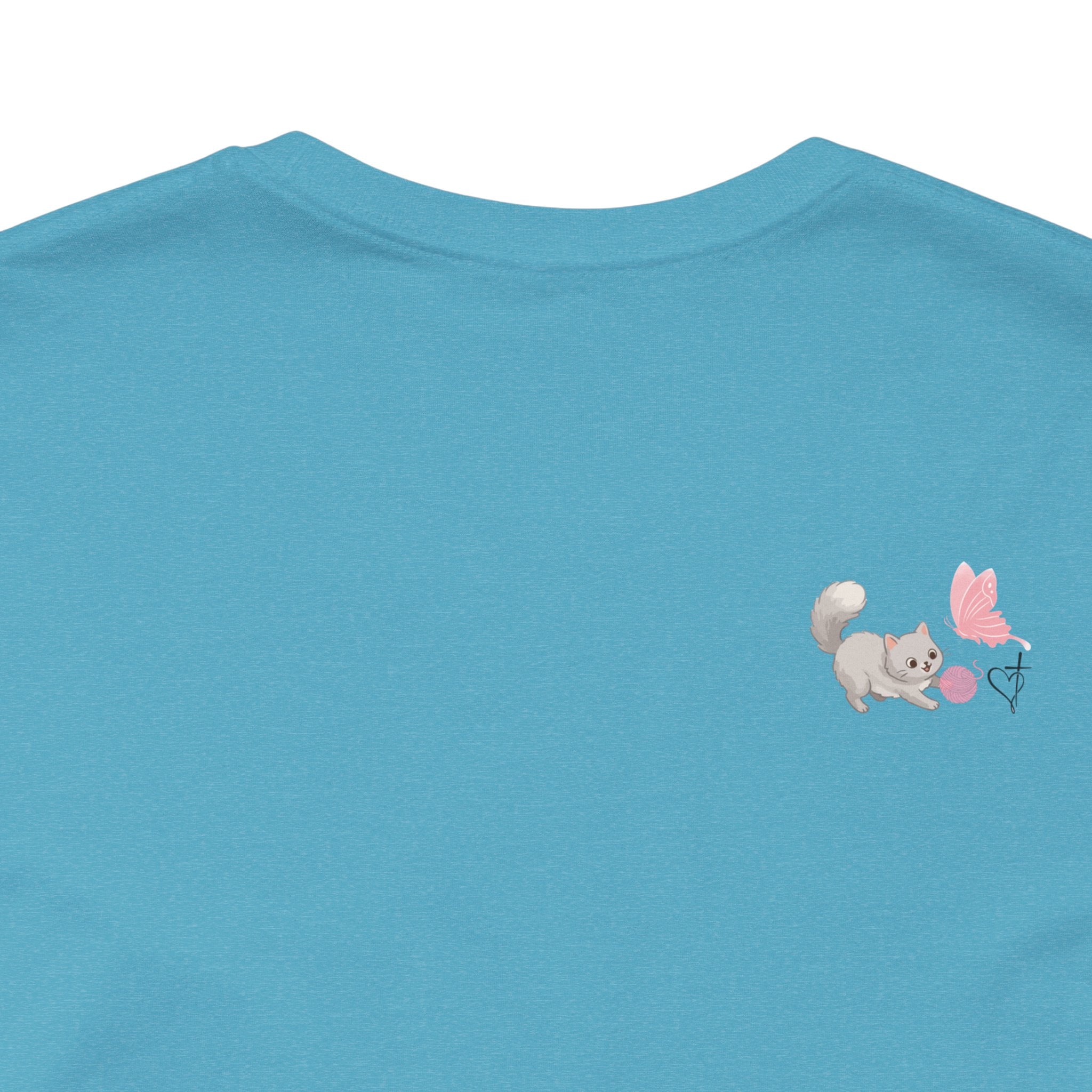 Cat Mom | Cute Kitten Heart T-Shirt – Cat Lover Gift – Plus Size Friendly Adult Female Mother's Day Gift