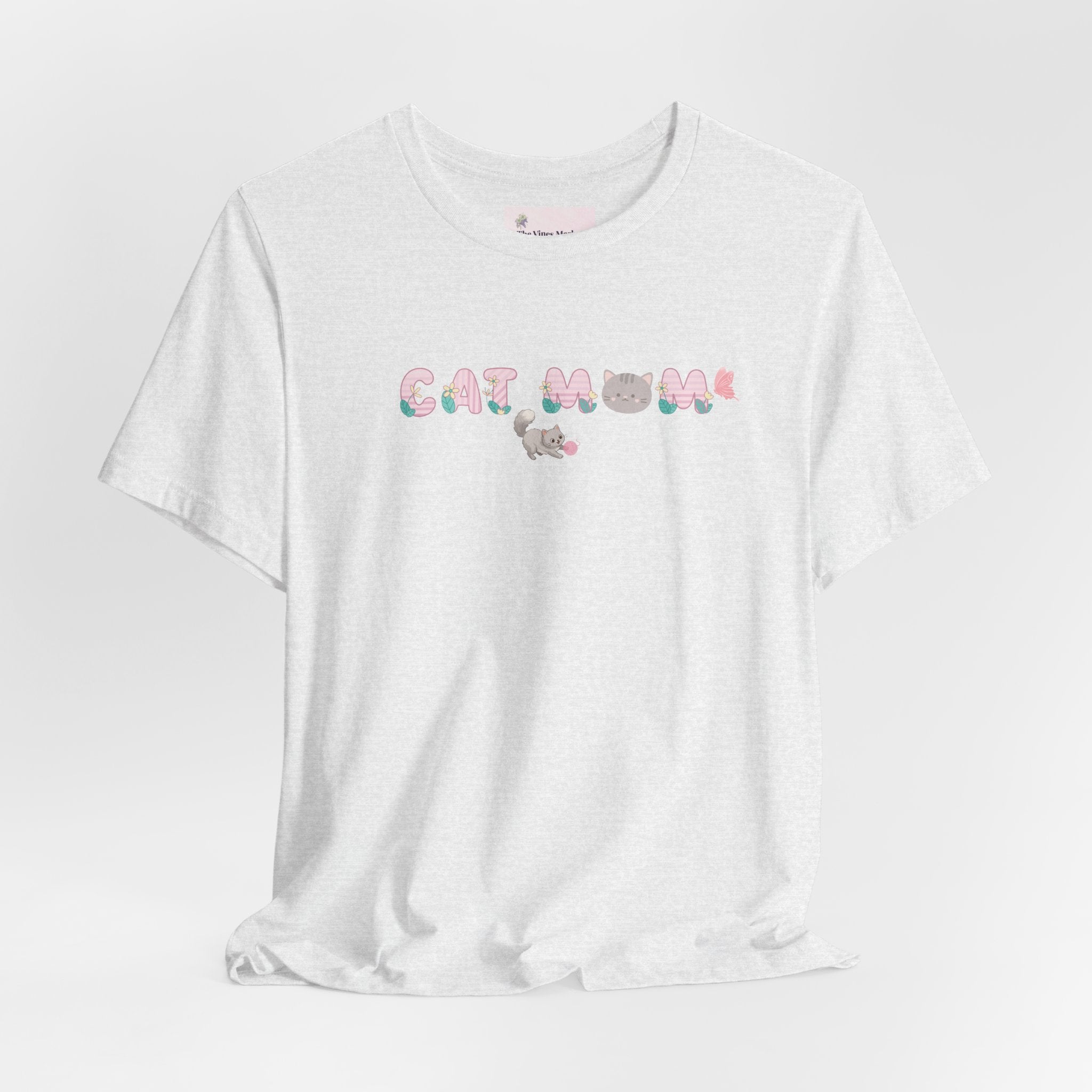 Cat Mom | Cute Kitten Heart T-Shirt – Cat Lover Gift – Plus Size Friendly Adult Female Mother's Day Gift