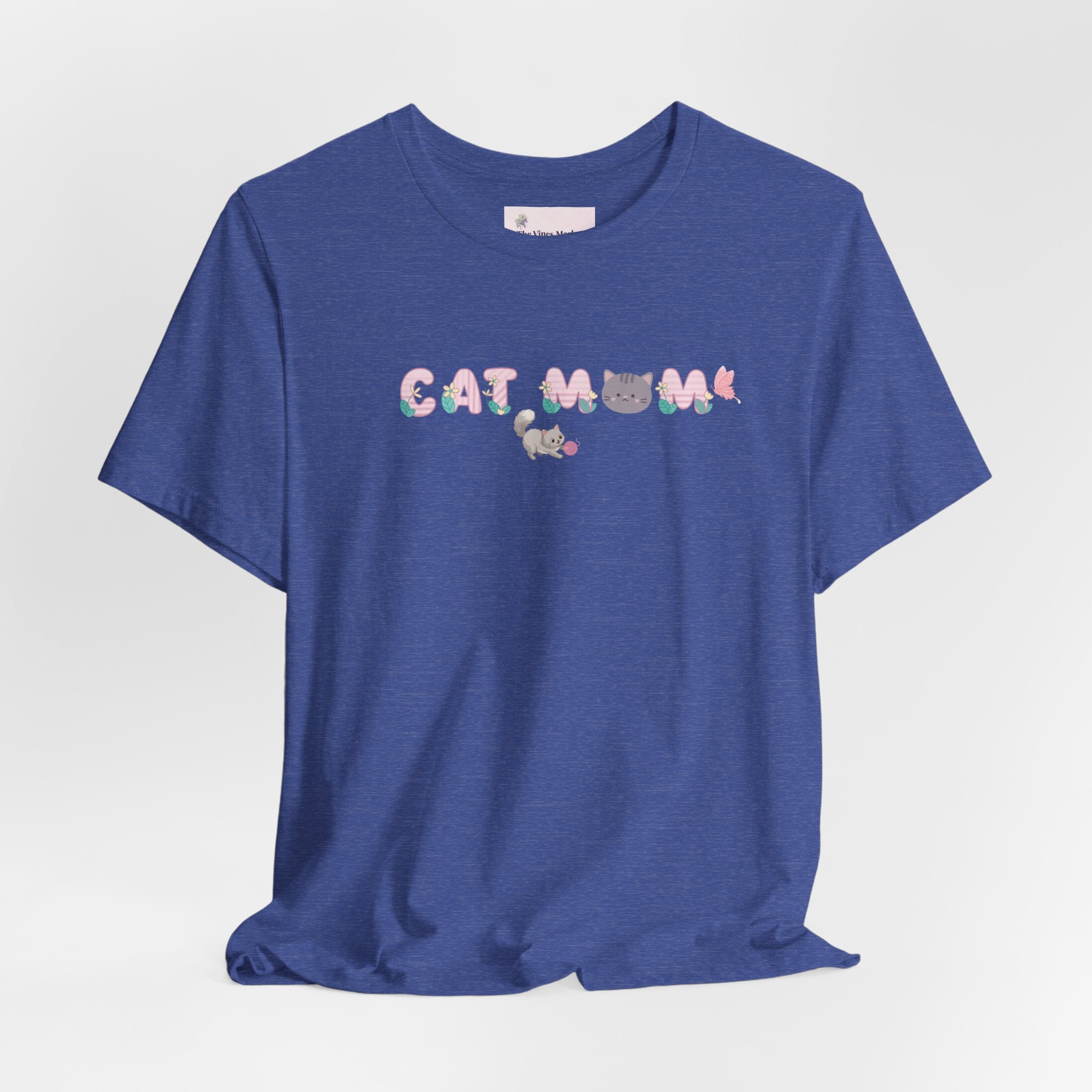 Cat Mom | Cute Kitten Heart T-Shirt – Cat Lover Gift – Plus Size Friendly Adult Female Mother's Day Gift